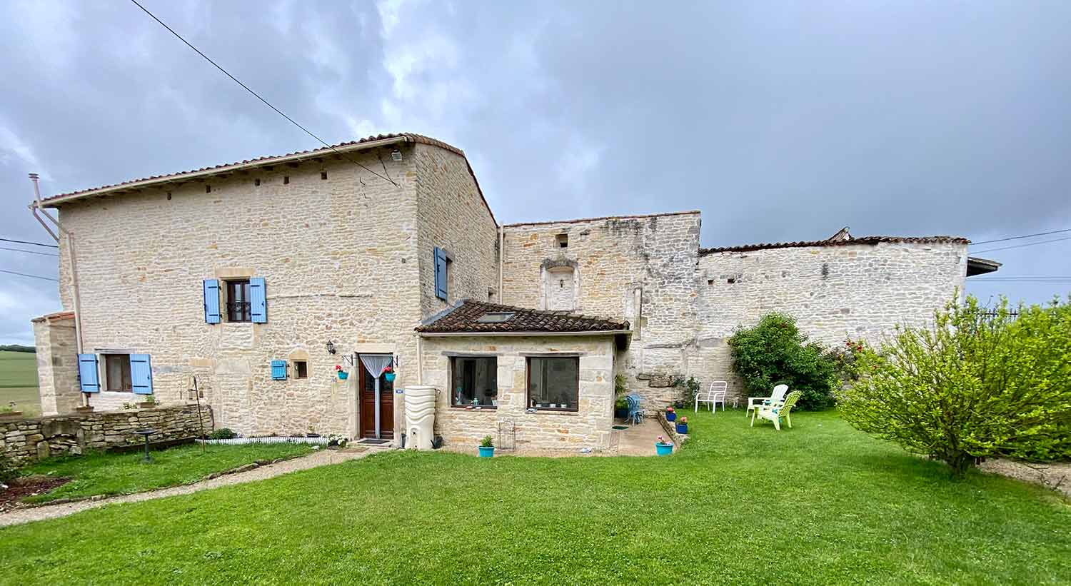 A french farmhouse on the first viewing looking to buy